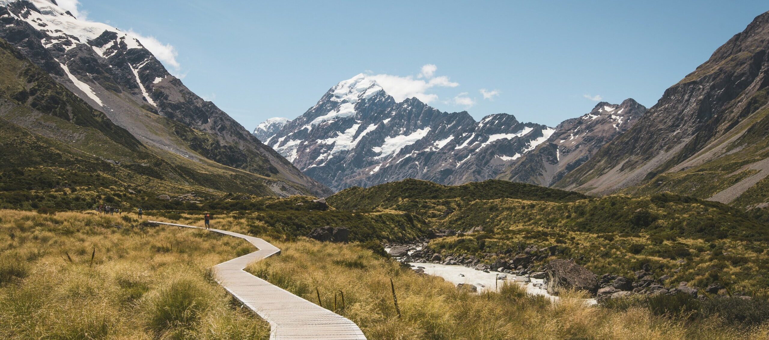 Top 10 beautiful hiking tracks in New Zealand